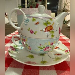 The English Table Floral Bone China Bridgertron Teapot Cup Set in Rose‎ Garden
